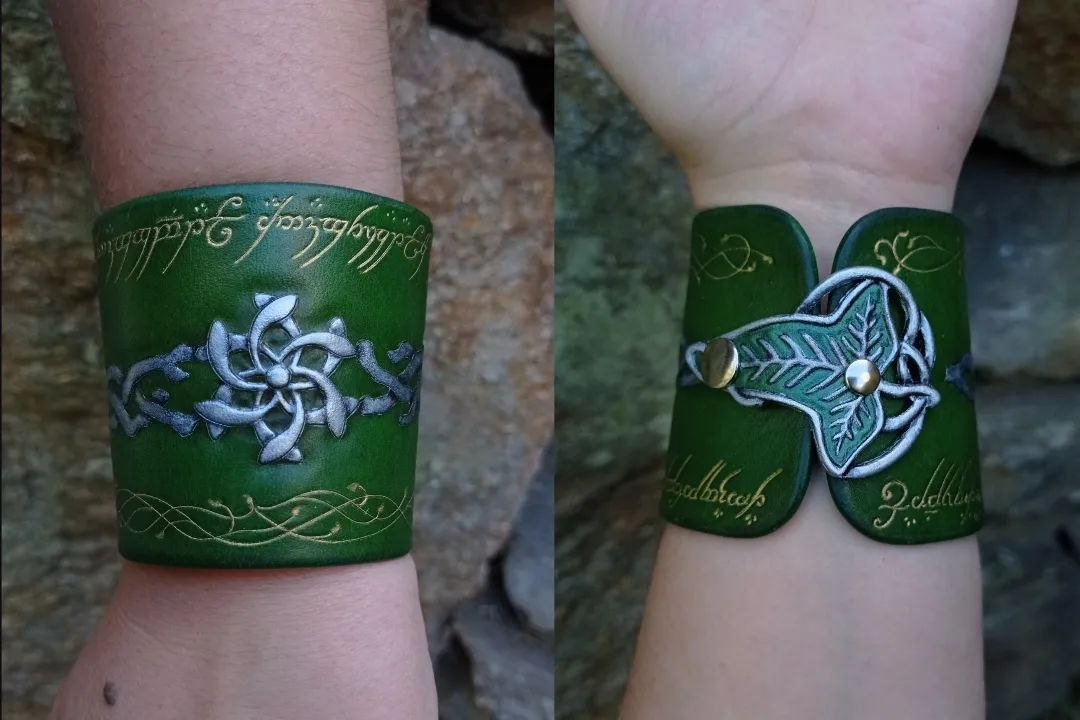 Two pics of the cuff on the wrist and how it fits. Left one, hand down and front side with the external part of the forearm. Right one, hand up and fastener pic on the internal part of the wrist