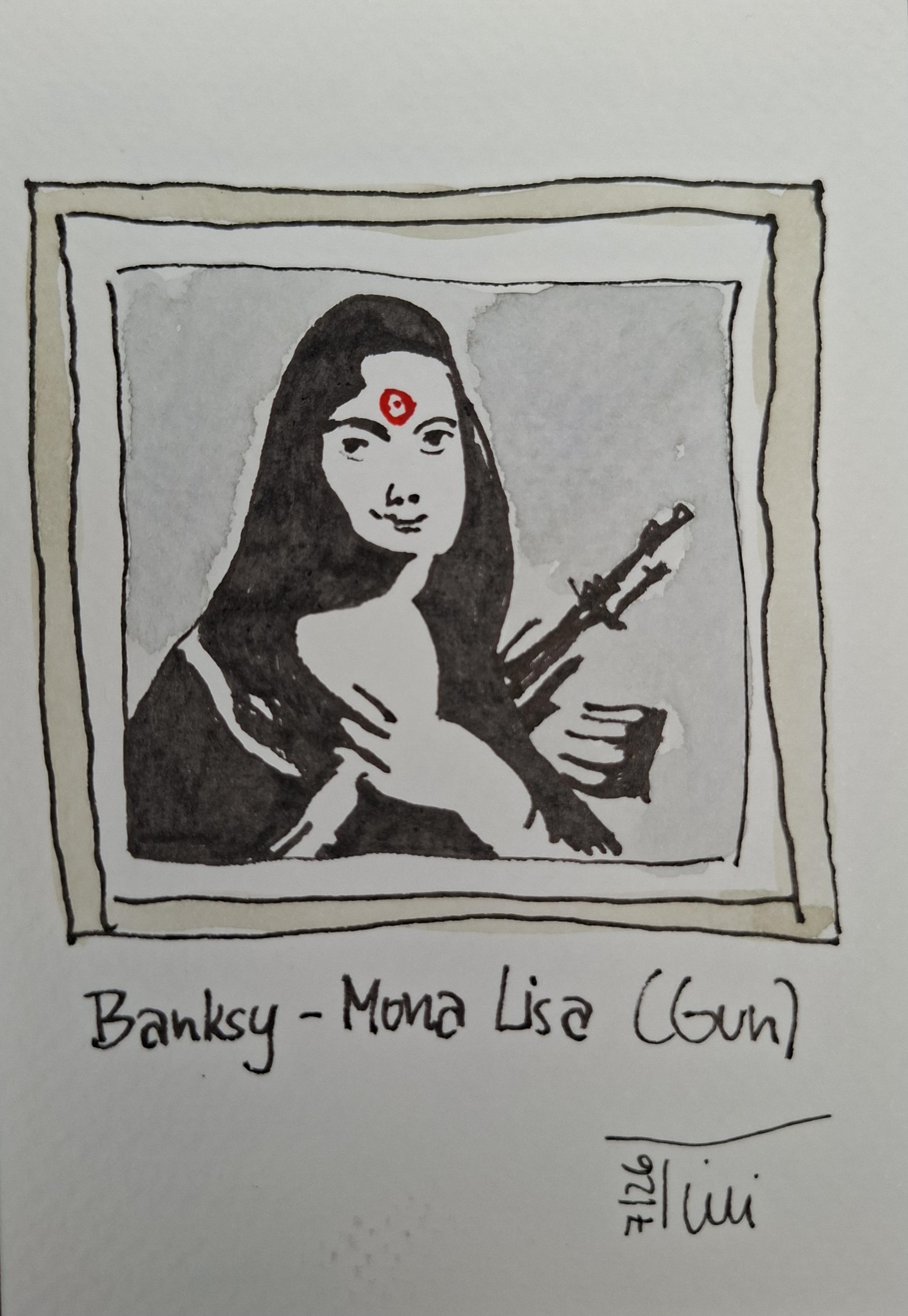 Tintenzeichnung einer Frau, die ein Gewehr hält. Sie hat auf der Stirn eine rote Zielscheibe. Die Zeichnung hat die Unterschrift " Banksy - Mona Lisa (Gun).